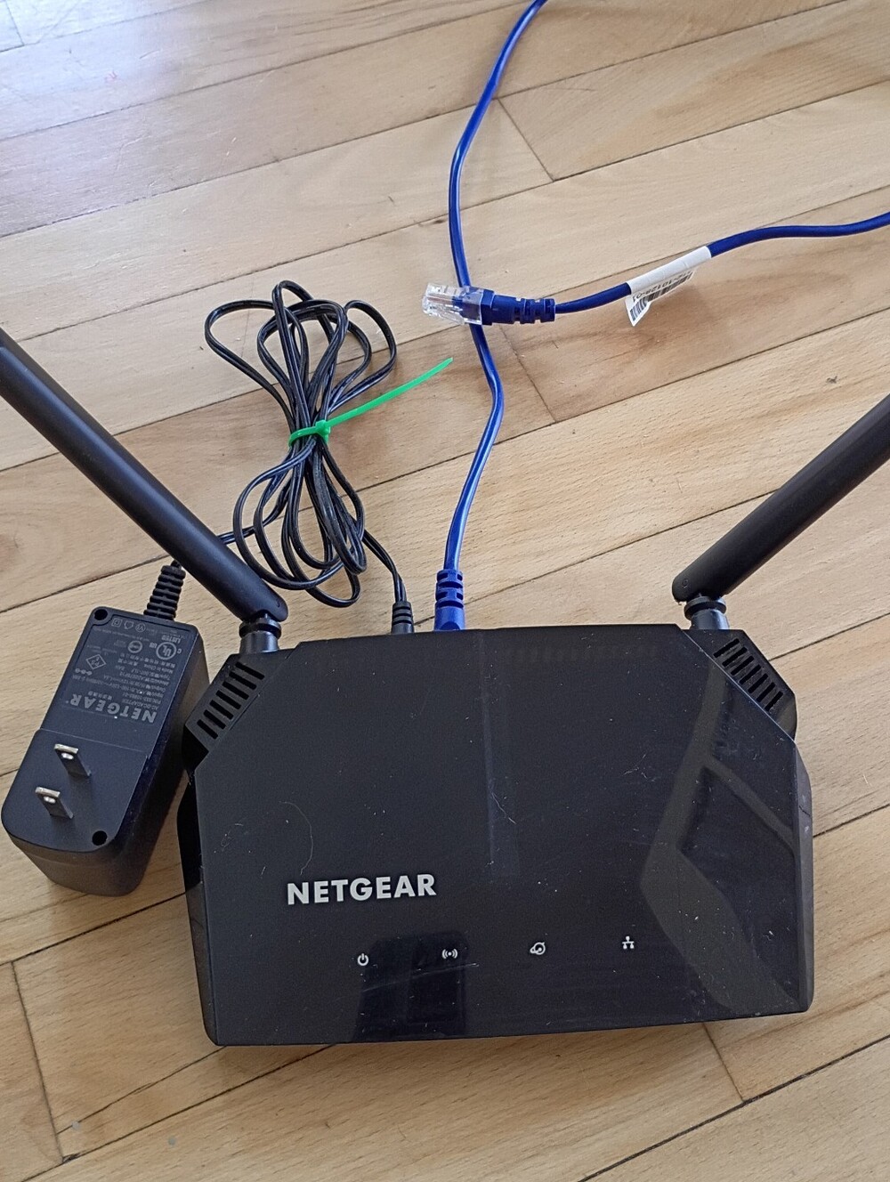 Netgear R6120 Wireless Router